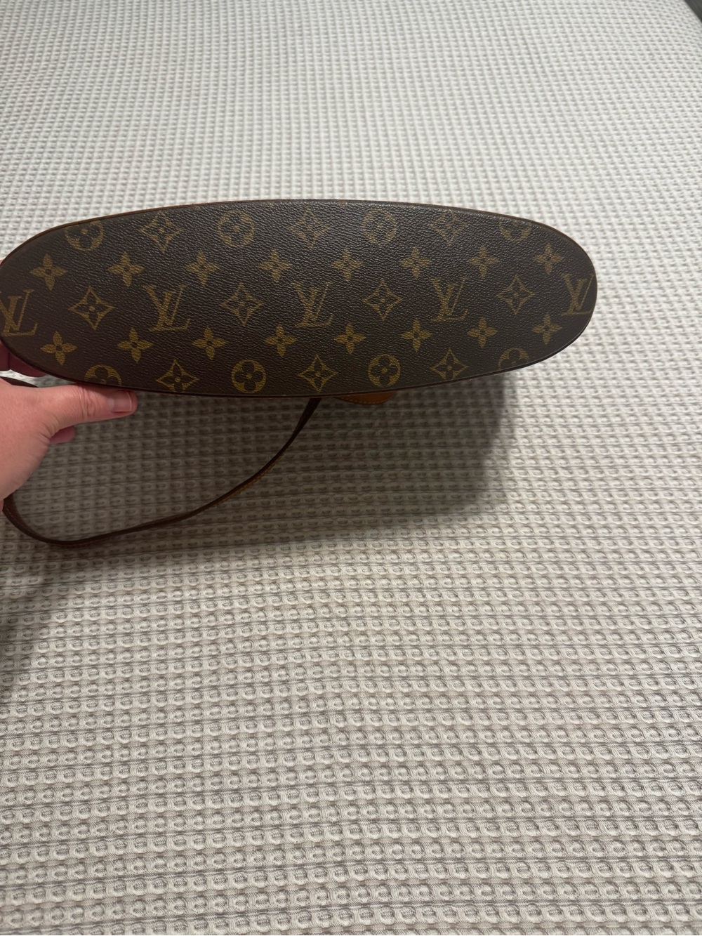 Louis Vuitton Babylone Monogram Canvas Tote with Certificate of Authenticity - Picture 5 of 14